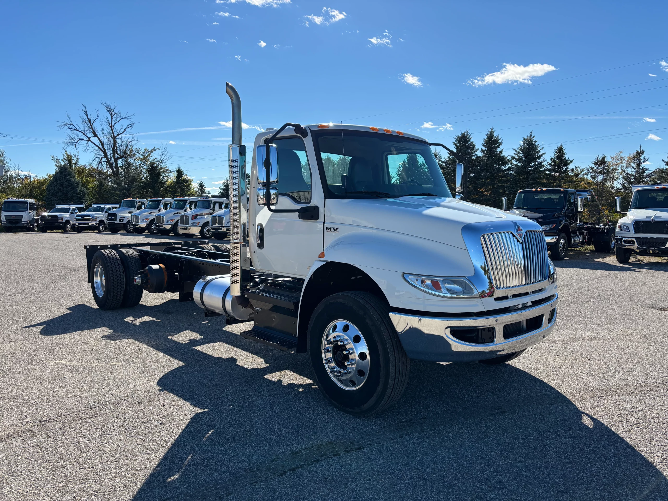 Used 2019 International Mv Hooklift Truck Used 2019 International MV Hooklift Truck - image 1 of 6