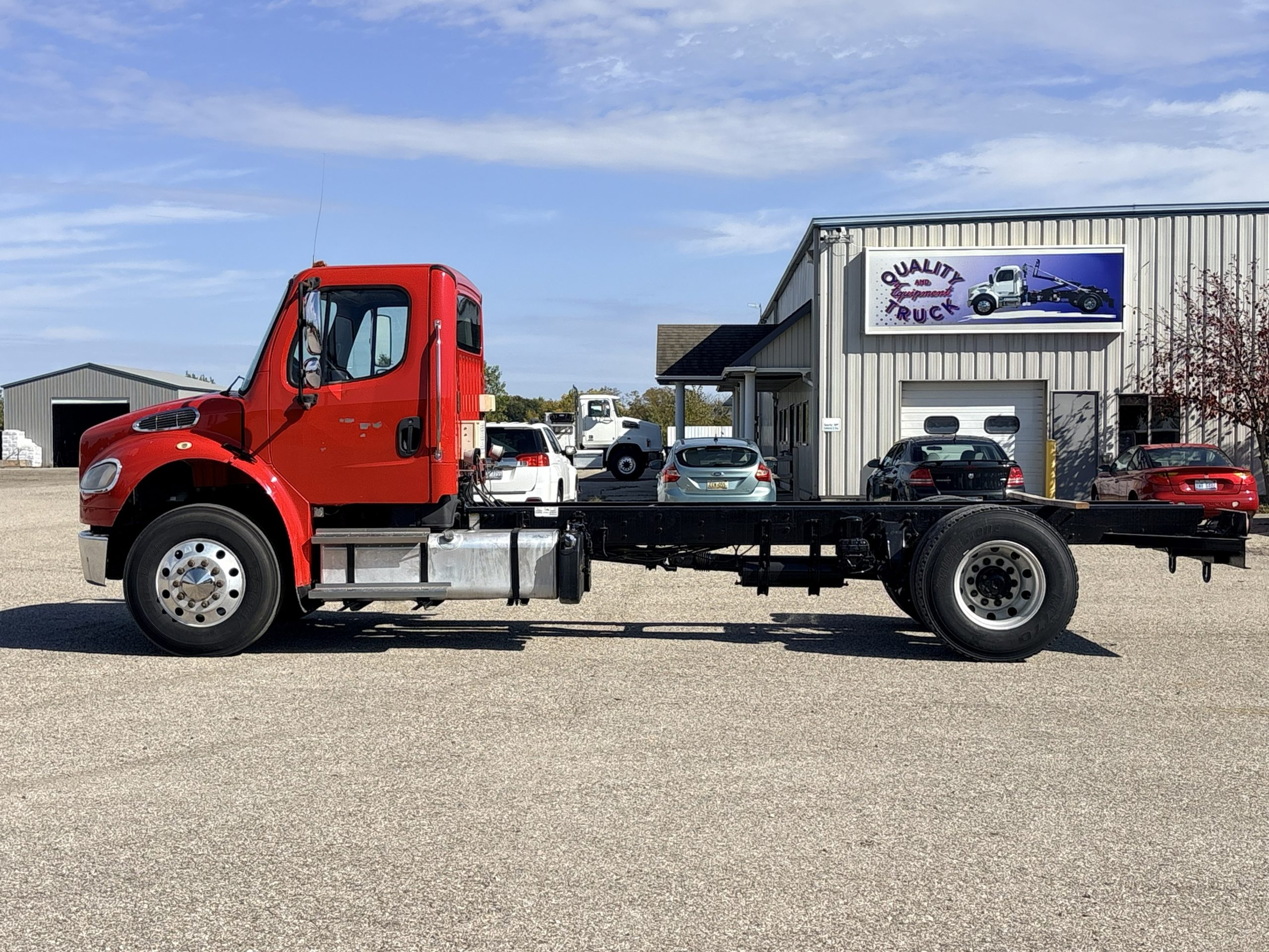 Used 2015 Freightliner M2 Hooklift Truck USED 2015 Freightliner M2 Hooklift Truck - image 5 of 6