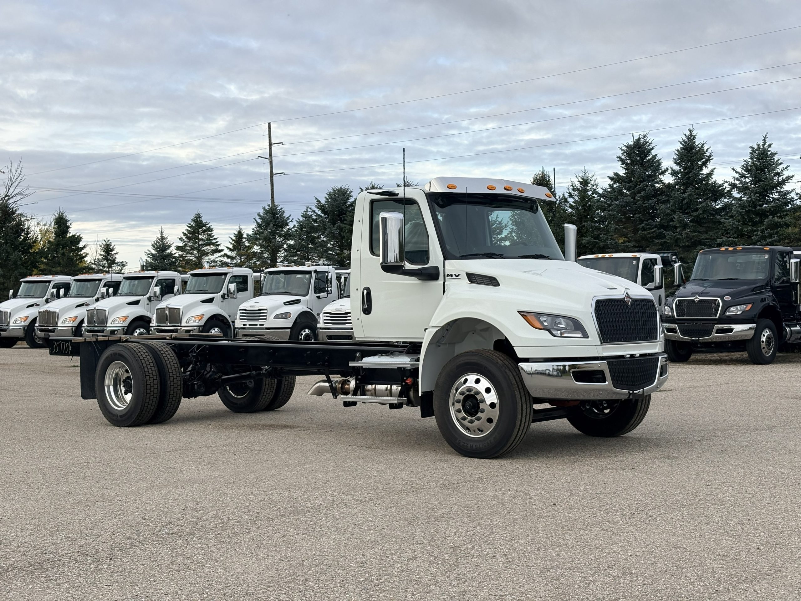 New 2027 International Mv Hooklift Truck NEW 2027 International MV Hooklift Truck - image 4 of 6