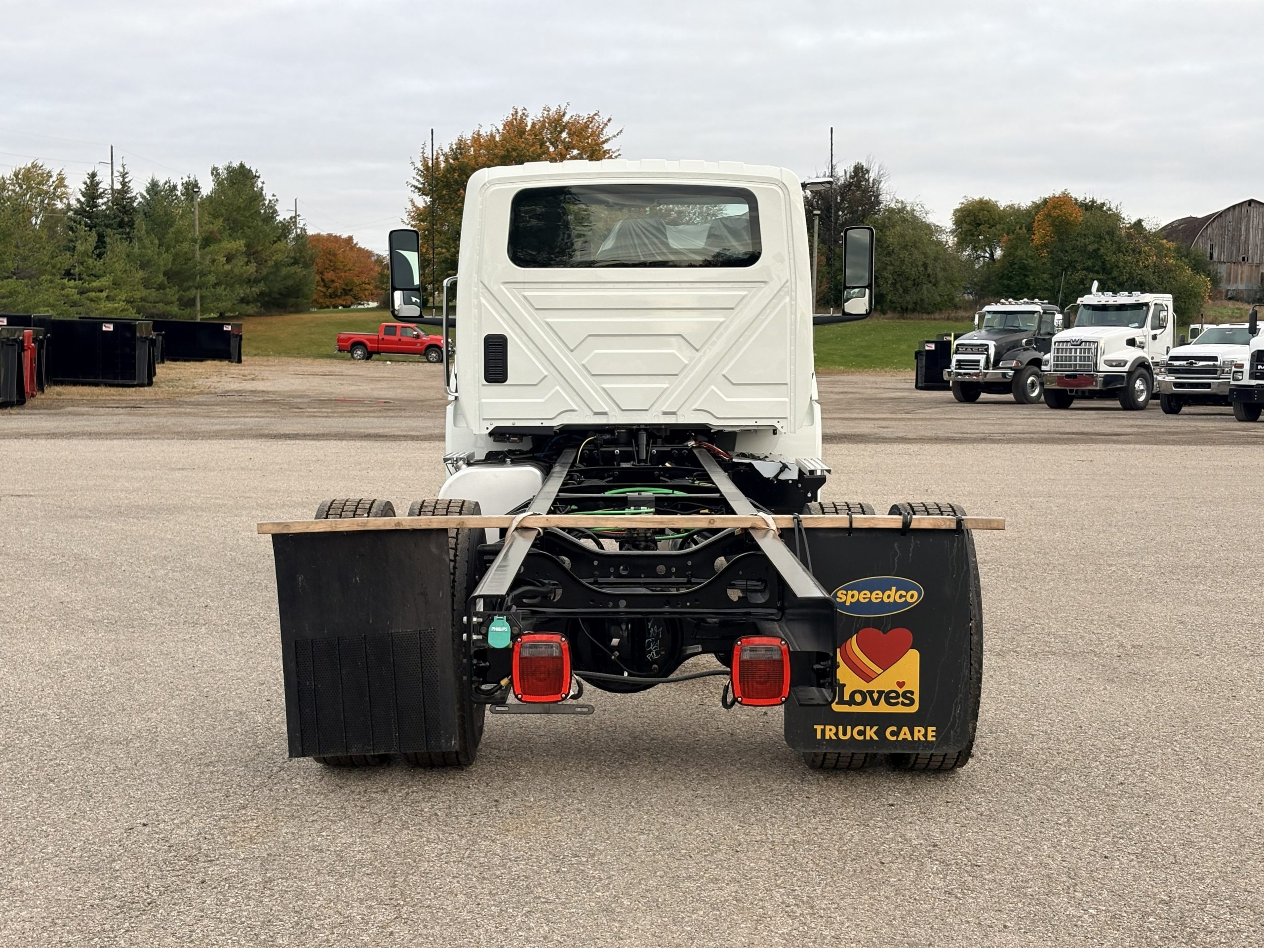 New 2027 International Mv Hooklift Truck NEW 2027 International MV Hooklift Truck - image 6 of 6